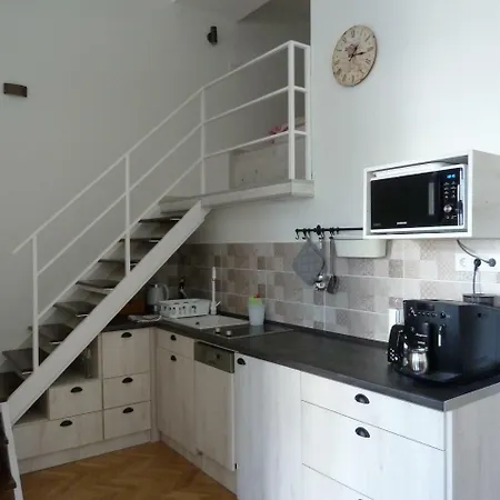 Kossuth Apartment *